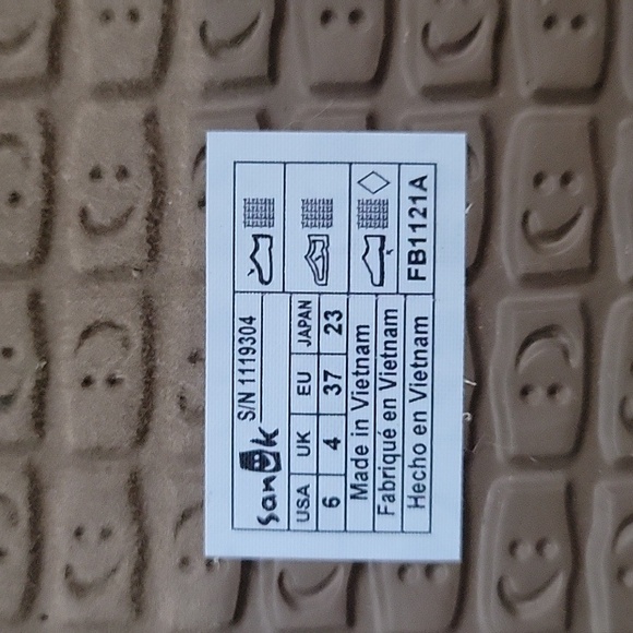 Sanuk Fraidy Slide Black Size 5 and 6 NWT With Box - Picture 4 of 4